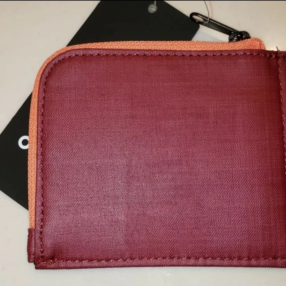 Oakley NWT Zip Small Wallet Sundried Tomato Color Pockets Red Orange Zipper